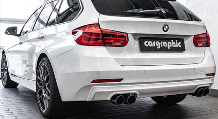 Special Offer - CARGRAPHIC Active Sound System - Plug'n'Play <b>ALPINA B3</b>-Look conversion incl.:<br>
- original <b>BMW</b> rear valance / bumper<br>
- original <b>ALPINA B3</b> rear valance insert<br>
- 4x 89mm sport tailpipes <b>Visual-Carbon</b><br>
- Used in <b>like-new</b> condition<br>
- for LCI-Facelift <b>Touring</b> models with SCR-filter<br>
<b>Part No.</b> SOXPASF3DSCRALPB3