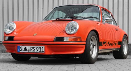 Porsche 911 G-model - - with G50 gearbox<br>
- Backdating RS 2,7l F-model look<br>
- <b>CARGRAPHIC RSC 3,2l Powerkit</b>